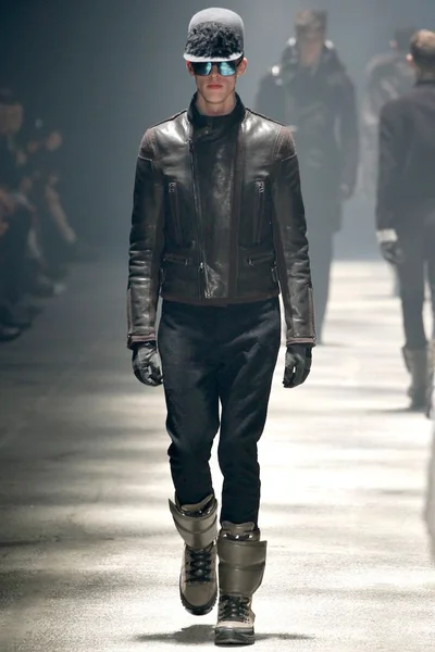 Look 35
